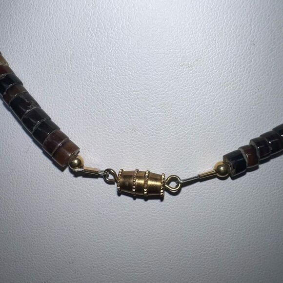 Vintage Pooka and Pearl Bead Necklace - Picture 4 of 6